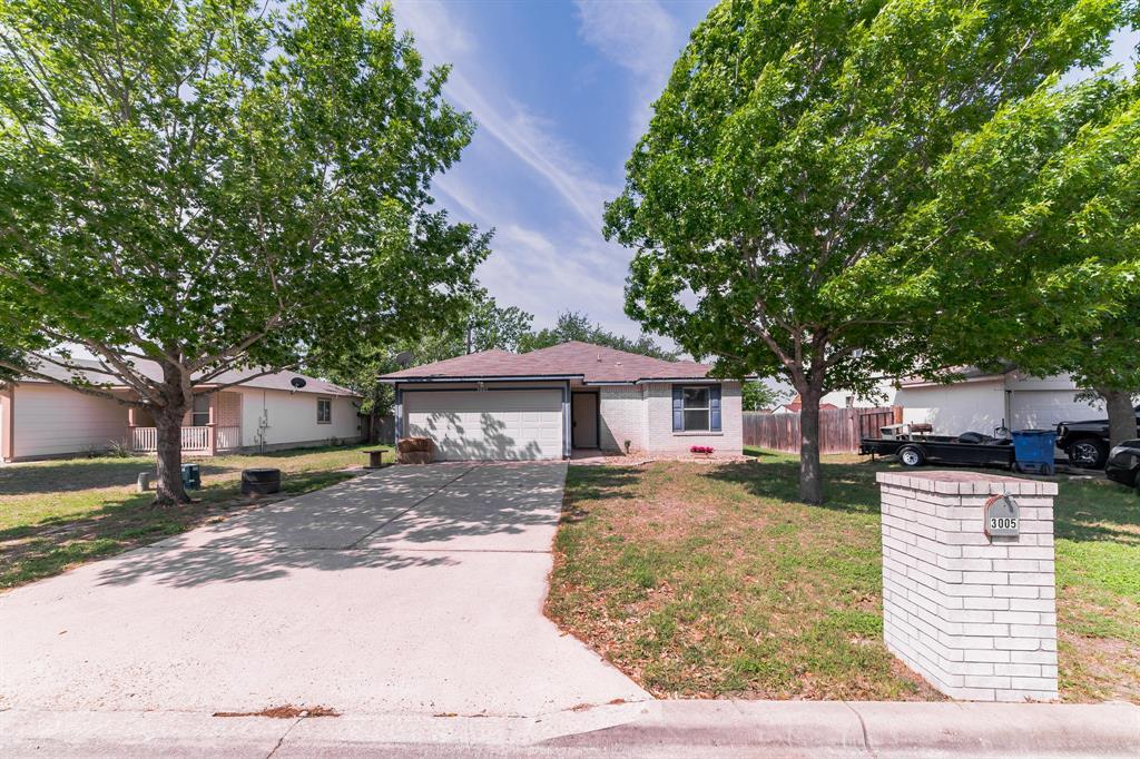 3005 Tyler Ln in Taylor, TX - Building Photo