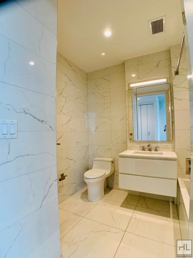 East 44th Street in New York, NY - Building Photo - Building Photo