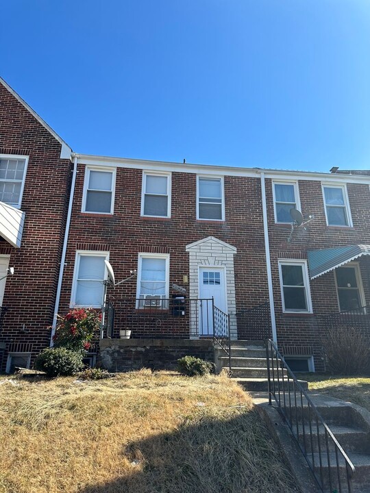 2927 Edison Hwy in Baltimore, MD - Building Photo