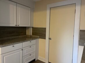 54 Locust St in Bristol, CT - Building Photo - Building Photo