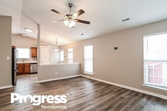 5720 Shining Oak Ln in Charlotte, NC - Building Photo - Building Photo