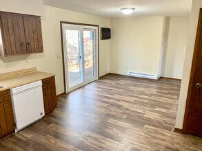 4122 Robin Rd in Eau Claire, WI - Foto de edificio - Building Photo