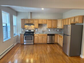 137 Intervale St in Dorchester, MA - Foto de edificio - Building Photo