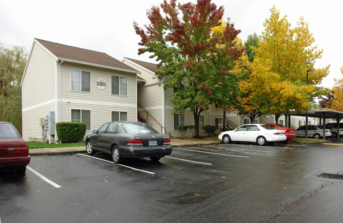 Willow Springs in Aloha, OR - Building Photo