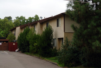 Helix Tennis Apartments in Spring Valley, CA - Building Photo - Building Photo