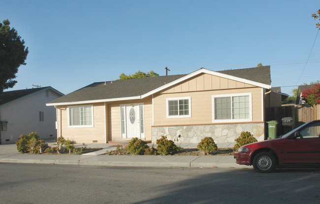 2590 Bowers Ave in Santa Clara, CA - Building Photo - Building Photo