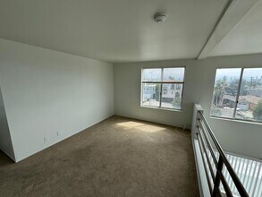712 9th St in Hermosa Beach, CA - Foto de edificio - Building Photo