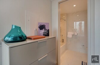 East 44th Street, Unit 25C in New York, NY - Building Photo - Building Photo