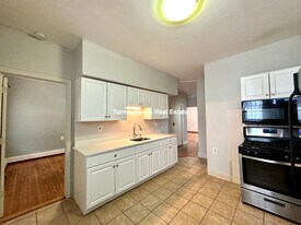 96 E Cottage St, Unit 2 in Boston, MA - Building Photo