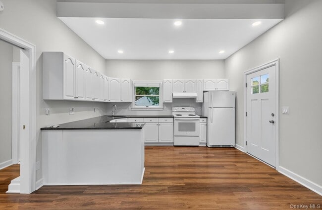 property at 6 Greg Ln