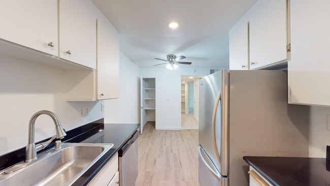 450 Alameda del Prado in Novato, CA - Building Photo - Building Photo