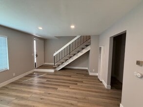 2610 Phipps Ave in Simi Valley, CA - Building Photo - Building Photo