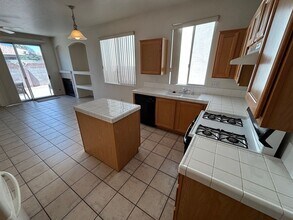 244 Evergreen Summit Ave in Las Vegas, NV - Building Photo - Building Photo