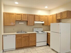 15 Pearl St, Unit 8 in Cambridge, MA - Building Photo