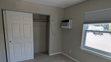 34 Central St, Unit #2 in Ipswich, MA - Building Photo - Building Photo