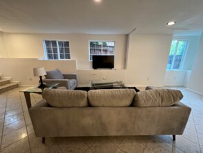 3280 Morcom Ave in Oakland, CA - Building Photo - Building Photo