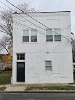 28 James L L Burrell Ave in Hempstead, NY - Building Photo