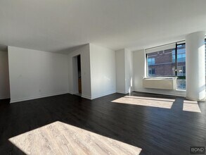 70 Battery Pl in New York, NY - Building Photo - Building Photo