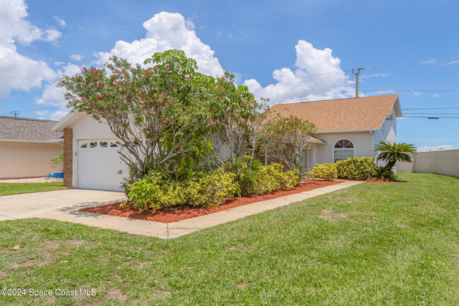 900 S Fork Cir in Melbourne, FL - Building Photo - Building Photo