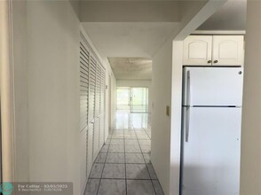 2900 NW 46th Ave in Lauderdale Lakes, FL - Building Photo - Building Photo