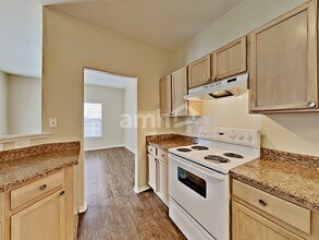 12202 Gwendolen Dr in San Antonio, TX - Foto de edificio - Building Photo