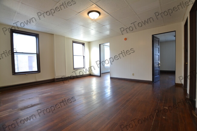 258 Western Ave, Unit 2W in Joliet, IL - Foto de edificio - Building Photo