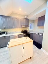 5900 Main St in Niagara Falls, ON - Building Photo - Building Photo