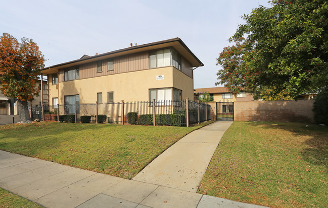 1351 E Harvard St in Glendale, CA - Building Photo - Building Photo