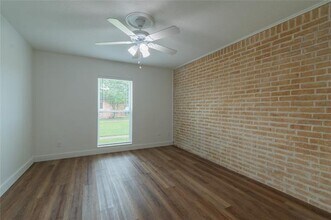 88 E Mountain Creek Dr in Grand Prairie, TX - Building Photo - Building Photo