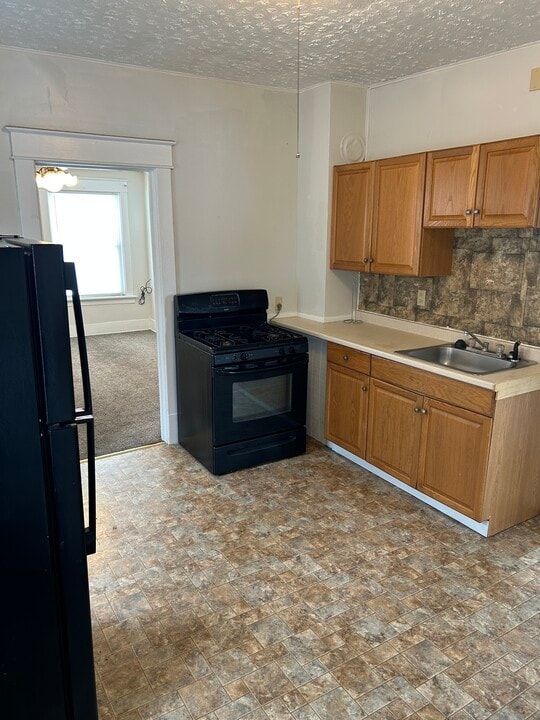 1318 E 9th St, Unit 2 in Erie, PA - Building Photo