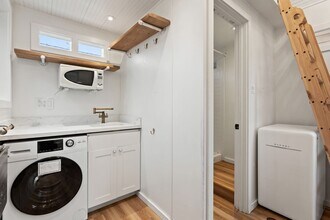 756 N 103rd St in Seattle, WA - Building Photo - Building Photo