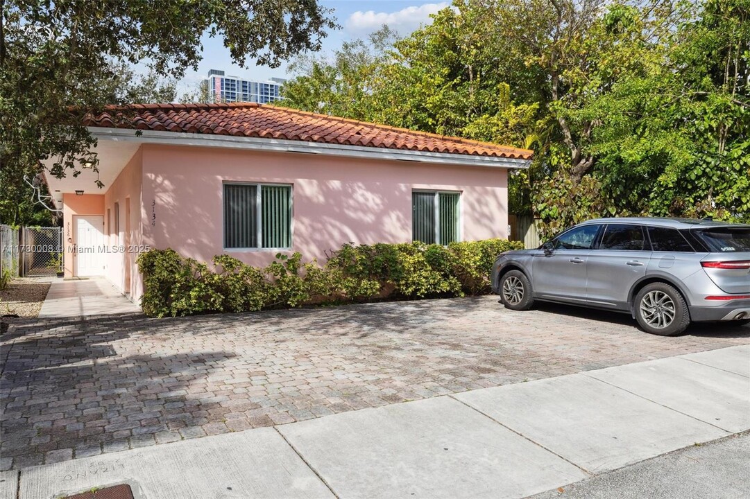 3134 Hibiscus St in Miami, FL - Building Photo