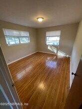 5452 Santa Rosa Way in Jacksonville, FL - Building Photo - Building Photo