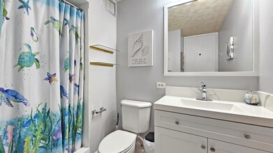 2452 Tusitala St in Honolulu, HI - Building Photo - Building Photo