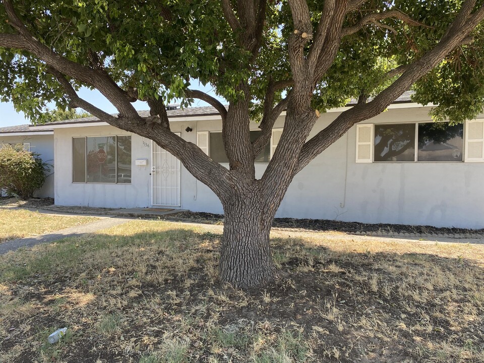 1136 Shasta St in Manteca, CA - Building Photo