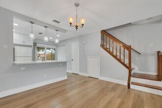2856 Belmont Ln in Hollywood, FL - Building Photo - Building Photo