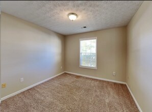 273 Rockingham Dr in Loganville, GA - Building Photo - Building Photo