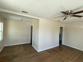 712 Georgia Ave in Glennville, GA - Building Photo - Building Photo