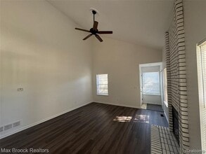 6620 Fireside Ct in West Bloomfield Township, MI - Building Photo - Building Photo