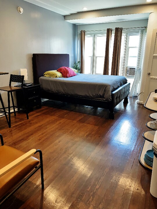 1781 Orchid Ave in Los Angeles, CA - Foto de edificio