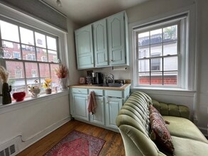 108 N Patrick St, Unit 1 in Alexandria, VA - Foto de edificio - Building Photo