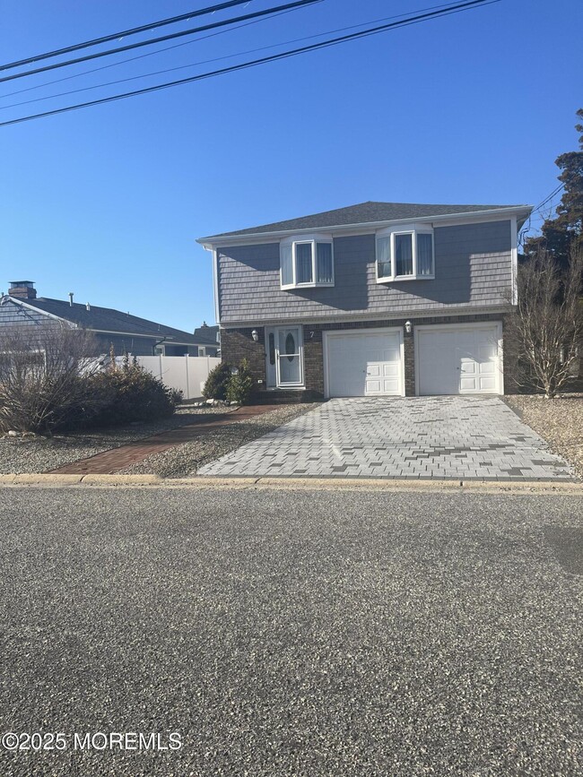 property at 7 Sturgis Rd