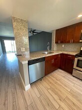 5200 NW 33rd St, Unit 43 in Oakland Park, FL - Foto de edificio - Building Photo