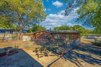 4712 Laverda Dr in Haltom City, TX - Building Photo - Building Photo