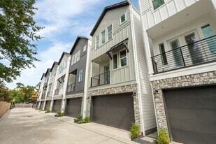 717 Janisch Rd in Houston, TX - Building Photo