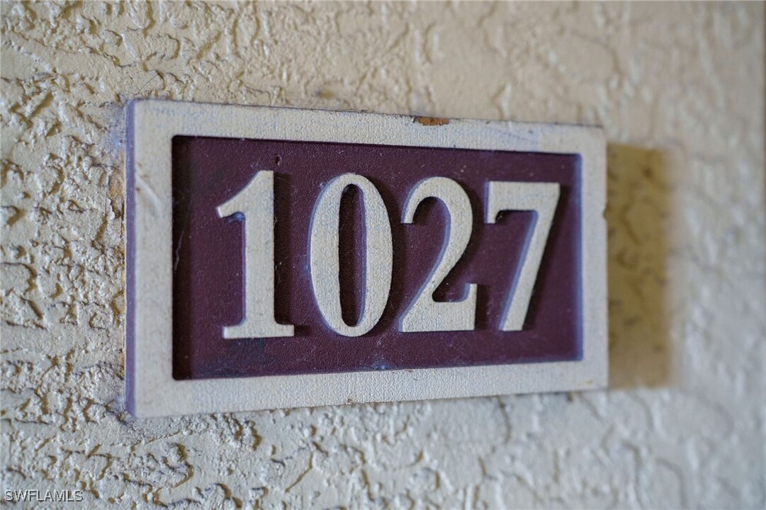 7975 Preserve Cir in Naples, FL - Building Photo