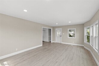 57 San Remo Cir in Naples, FL - Building Photo - Building Photo