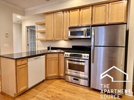 3252 N Clifton Ave, Unit W1 in Chicago, IL - Building Photo