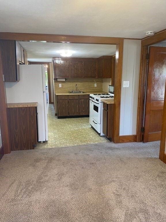 21 Plainfield Ave in Shrewsbury, MA - Building Photo - Building Photo