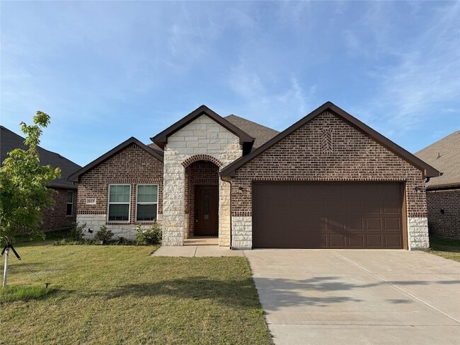 805 Hardaway Ln